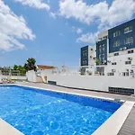 Apartment Deluxe In Old Town, 200m Walk To Beach, Pool Parking Albufeira